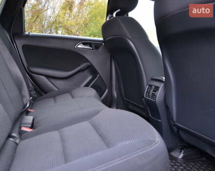 Серый Мерседес Б-класс, объемом двигателя 0 л и пробегом 112 тыс. км за 9999 $, фото 21 на Automoto.ua