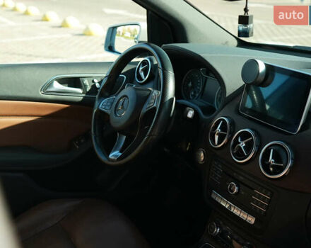 Серый Мерседес Б-класс, объемом двигателя 0 л и пробегом 185 тыс. км за 10200 $, фото 24 на Automoto.ua