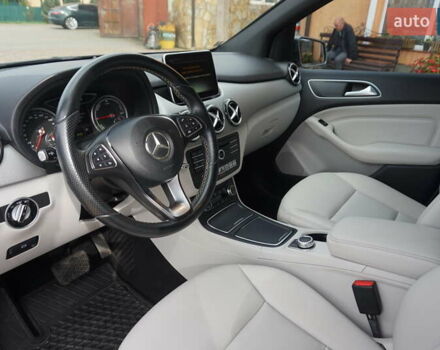 Серый Мерседес Б-класс, объемом двигателя 0 л и пробегом 77 тыс. км за 10995 $, фото 25 на Automoto.ua