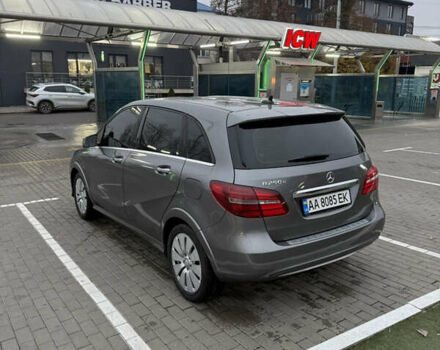 Серый Мерседес Б-класс, объемом двигателя 0 л и пробегом 140 тыс. км за 8500 $, фото 5 на Automoto.ua