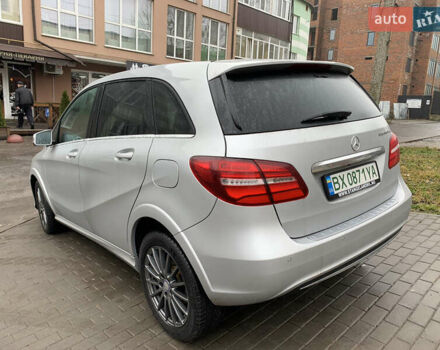 Серый Мерседес Б-класс, объемом двигателя 0 л и пробегом 70 тыс. км за 11200 $, фото 2 на Automoto.ua