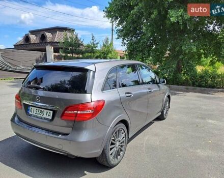Сірий Мерседес Б-клас, об'ємом двигуна 0 л та пробігом 117 тис. км за 9999 $, фото 5 на Automoto.ua