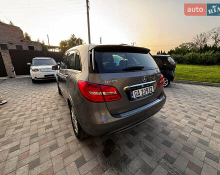 Серый Мерседес Б-класс, объемом двигателя 2 л и пробегом 240 тыс. км за 9200 $, фото 7 на Automoto.ua