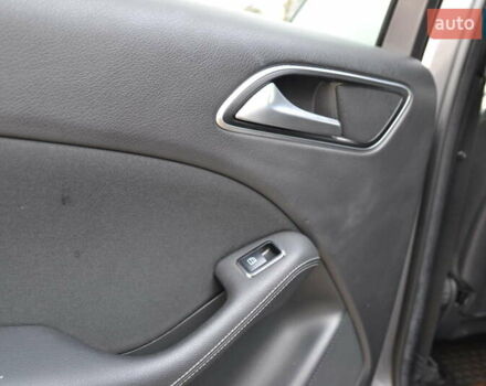 Серый Мерседес Б-класс, объемом двигателя 0 л и пробегом 112 тыс. км за 9999 $, фото 17 на Automoto.ua