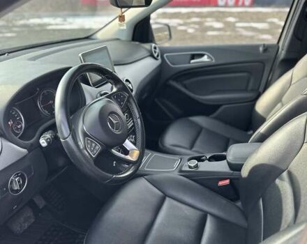 Серый Мерседес Б-класс, объемом двигателя 0 л и пробегом 106 тыс. км за 12500 $, фото 12 на Automoto.ua