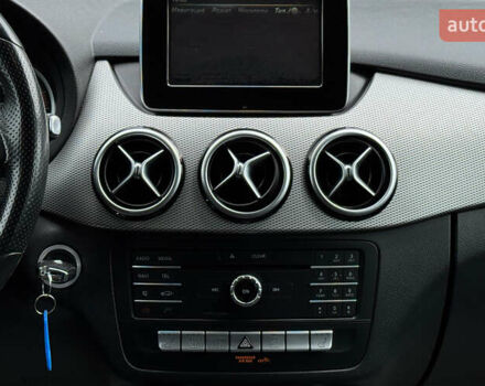 Серый Мерседес Б-класс, объемом двигателя 0 л и пробегом 90 тыс. км за 13900 $, фото 11 на Automoto.ua