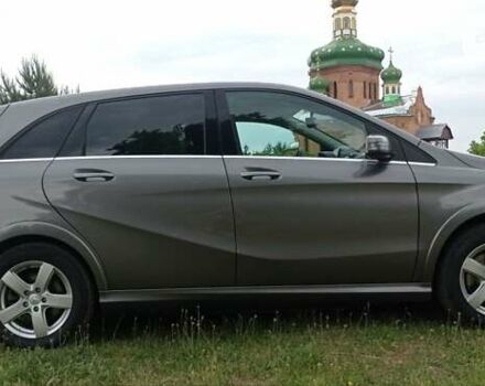 Сірий Мерседес Б-клас, об'ємом двигуна 0 л та пробігом 100 тис. км за 11500 $, фото 21 на Automoto.ua