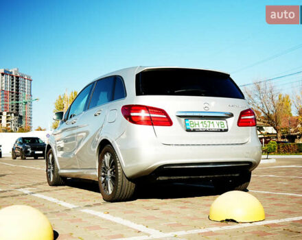 Серый Мерседес Б-класс, объемом двигателя 0 л и пробегом 185 тыс. км за 10200 $, фото 8 на Automoto.ua