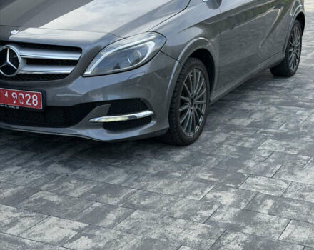 Сірий Мерседес Б-клас, об'ємом двигуна 0 л та пробігом 115 тис. км за 9450 $, фото 3 на Automoto.ua