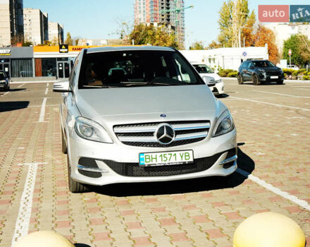 Серый Мерседес Б-класс, объемом двигателя 0 л и пробегом 185 тыс. км за 10200 $, фото 6 на Automoto.ua