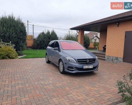Серый Мерседес Б-класс, объемом двигателя 0 л и пробегом 181 тыс. км за 8500 $, фото 5 на Automoto.ua