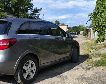 Сірий Мерседес Б-клас, об'ємом двигуна 0 л та пробігом 100 тис. км за 11500 $, фото 5 на Automoto.ua