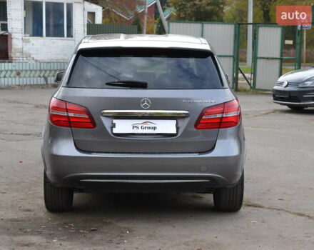 Серый Мерседес Б-класс, объемом двигателя 0 л и пробегом 112 тыс. км за 9999 $, фото 8 на Automoto.ua