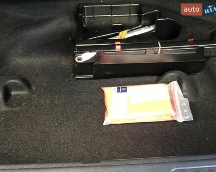 Серый Мерседес Б-класс, объемом двигателя 0 л и пробегом 164 тыс. км за 9599 $, фото 122 на Automoto.ua