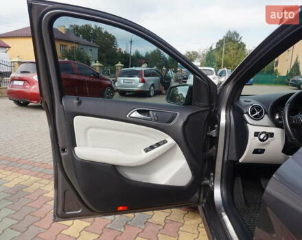 Серый Мерседес Б-класс, объемом двигателя 0 л и пробегом 77 тыс. км за 10995 $, фото 23 на Automoto.ua