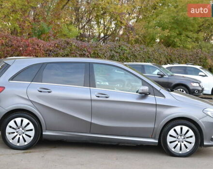 Серый Мерседес Б-класс, объемом двигателя 0 л и пробегом 112 тыс. км за 9999 $, фото 5 на Automoto.ua