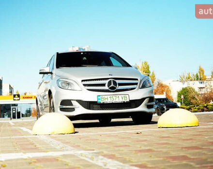 Серый Мерседес Б-класс, объемом двигателя 0 л и пробегом 185 тыс. км за 10200 $, фото 5 на Automoto.ua