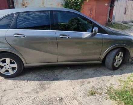 Сірий Мерседес Б-клас, об'ємом двигуна 0 л та пробігом 100 тис. км за 11500 $, фото 4 на Automoto.ua