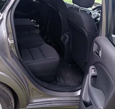 Сірий Мерседес Б-клас, об'ємом двигуна 0 л та пробігом 100 тис. км за 11500 $, фото 30 на Automoto.ua