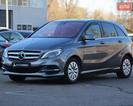 Серый Мерседес Б-класс, объемом двигателя 0 л и пробегом 144 тыс. км за 9900 $, фото 2 на Automoto.ua