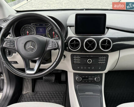 Сірий Мерседес Б-клас, об'ємом двигуна 0 л та пробігом 115 тис. км за 9450 $, фото 11 на Automoto.ua