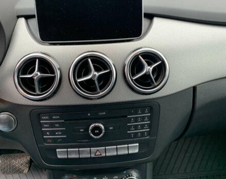 Серый Мерседес Б-класс, объемом двигателя 0 л и пробегом 70 тыс. км за 11200 $, фото 7 на Automoto.ua