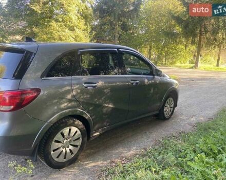 Сірий Мерседес Б-клас, об'ємом двигуна 0 л та пробігом 170 тис. км за 9450 $, фото 7 на Automoto.ua