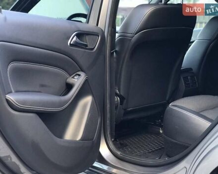 Серый Мерседес Б-класс, объемом двигателя 0 л и пробегом 164 тыс. км за 9599 $, фото 93 на Automoto.ua