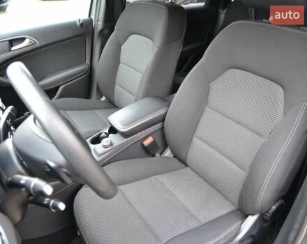 Серый Мерседес Б-класс, объемом двигателя 0 л и пробегом 112 тыс. км за 9999 $, фото 12 на Automoto.ua