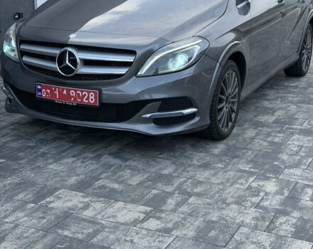 Сірий Мерседес Б-клас, об'ємом двигуна 0 л та пробігом 115 тис. км за 9450 $, фото 1 на Automoto.ua