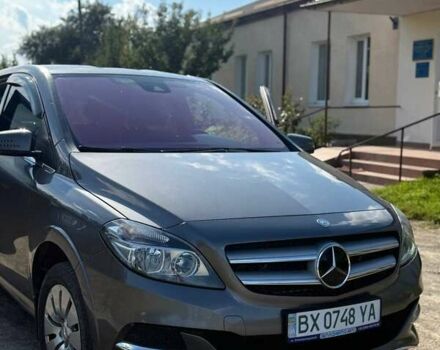 Сірий Мерседес Б-клас, об'ємом двигуна 0 л та пробігом 170 тис. км за 9450 $, фото 2 на Automoto.ua