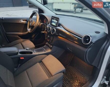 Серый Мерседес Б-класс, объемом двигателя 0 л и пробегом 45 тыс. км за 10500 $, фото 24 на Automoto.ua