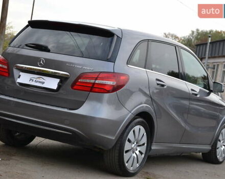 Серый Мерседес Б-класс, объемом двигателя 0 л и пробегом 112 тыс. км за 9999 $, фото 7 на Automoto.ua