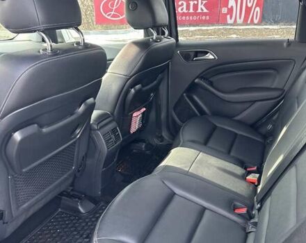 Серый Мерседес Б-класс, объемом двигателя 0 л и пробегом 106 тыс. км за 12500 $, фото 13 на Automoto.ua