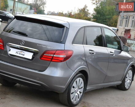 Серый Мерседес Б-класс, объемом двигателя 0 л и пробегом 112 тыс. км за 9999 $, фото 6 на Automoto.ua