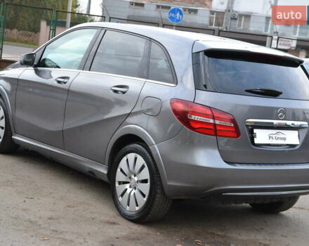 Серый Мерседес Б-класс, объемом двигателя 0 л и пробегом 112 тыс. км за 9999 $, фото 9 на Automoto.ua