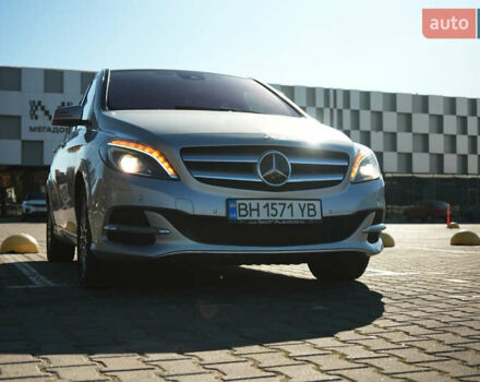 Серый Мерседес Б-класс, объемом двигателя 0 л и пробегом 185 тыс. км за 10200 $, фото 18 на Automoto.ua