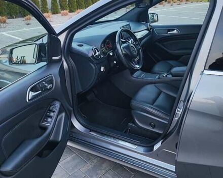 Серый Мерседес Б-класс, объемом двигателя 0 л и пробегом 120 тыс. км за 10400 $, фото 20 на Automoto.ua