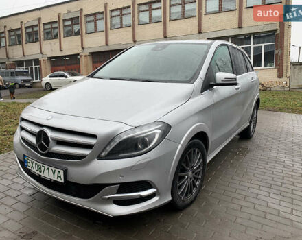 Серый Мерседес Б-класс, объемом двигателя 0 л и пробегом 70 тыс. км за 11200 $, фото 1 на Automoto.ua