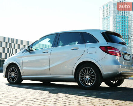 Серый Мерседес Б-класс, объемом двигателя 0 л и пробегом 185 тыс. км за 10200 $, фото 4 на Automoto.ua