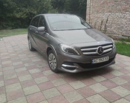 Сірий Мерседес Б-клас, об'ємом двигуна 0 л та пробігом 122 тис. км за 10500 $, фото 3 на Automoto.ua
