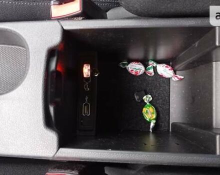 Сірий Мерседес Б-клас, об'ємом двигуна 0 л та пробігом 100 тис. км за 11500 $, фото 36 на Automoto.ua