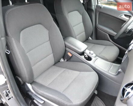 Серый Мерседес Б-класс, объемом двигателя 0 л и пробегом 112 тыс. км за 9999 $, фото 25 на Automoto.ua