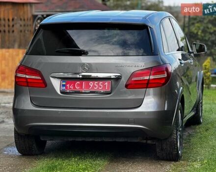 Сірий Мерседес Б-клас, об'ємом двигуна 0 л та пробігом 115 тис. км за 10200 $, фото 17 на Automoto.ua