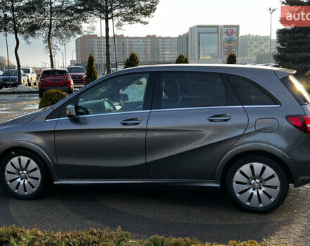 Сірий Мерседес Б-клас, об'ємом двигуна 0 л та пробігом 136 тис. км за 11200 $, фото 3 на Automoto.ua