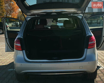 Серый Мерседес Б-класс, объемом двигателя 0 л и пробегом 185 тыс. км за 10200 $, фото 3 на Automoto.ua