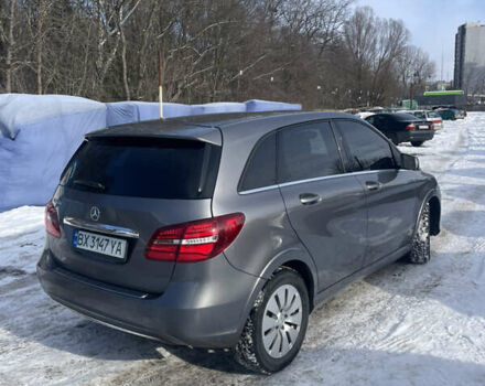 Сірий Мерседес Б-клас, об'ємом двигуна 0 л та пробігом 125 тис. км за 11000 $, фото 11 на Automoto.ua