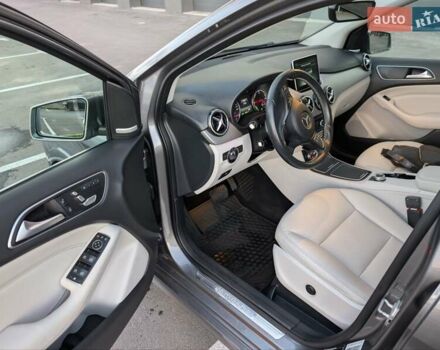 Серый Мерседес Б-класс, объемом двигателя 0 л и пробегом 103 тыс. км за 9500 $, фото 8 на Automoto.ua