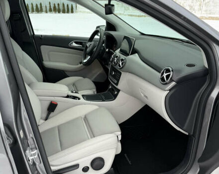 Серый Мерседес Б-класс, объемом двигателя 0 л и пробегом 92 тыс. км за 10800 $, фото 20 на Automoto.ua