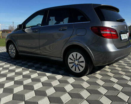 Серый Мерседес Б-класс, объемом двигателя 0 л и пробегом 63 тыс. км за 12900 $, фото 7 на Automoto.ua